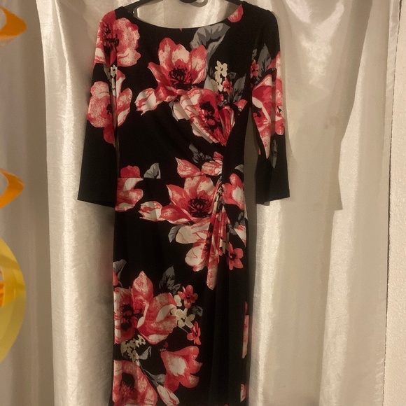 Dress - Picture 1 of 3